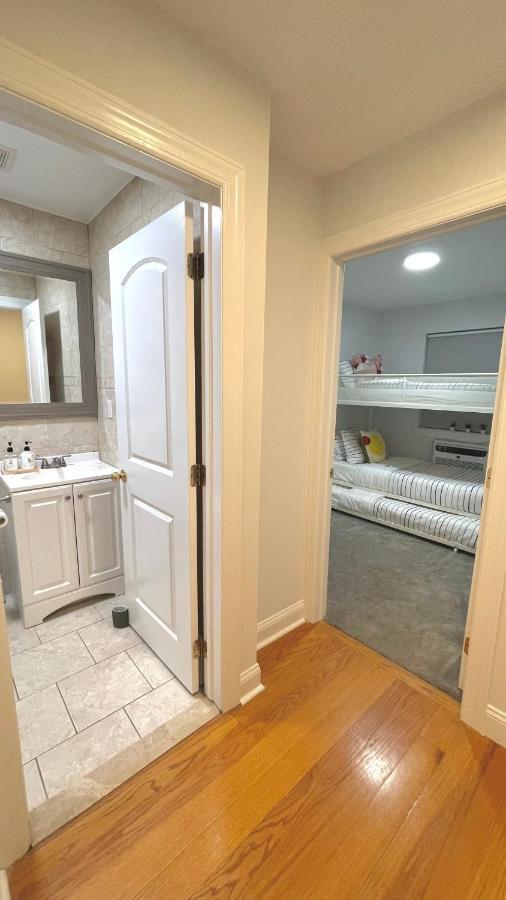 Modern Apartment With Parking & Quick Ride To Manhattan New York Esterno foto